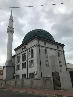 Moderní mešita postavená poblíž sídla Turecké unie v Constante